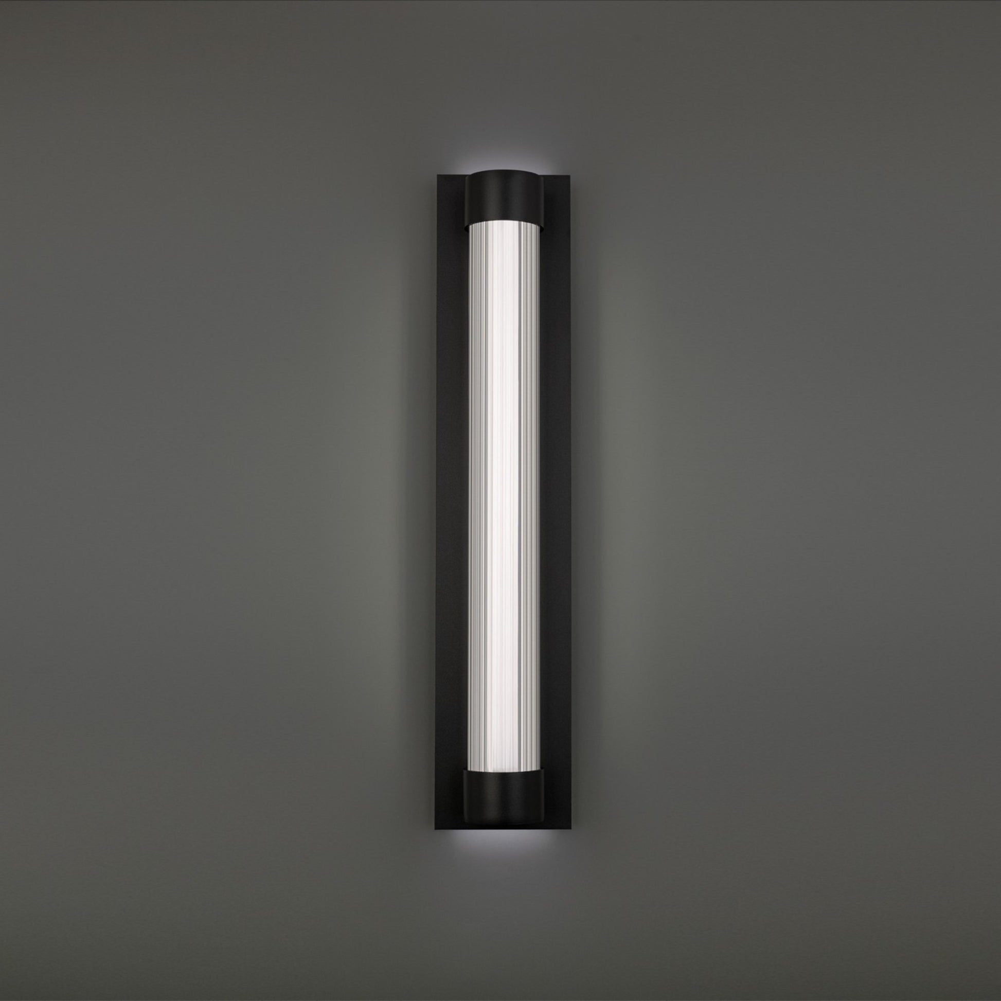 Chyzel 26" LED Outdoor Wall Sconce, Black Finish - Bees Lighting