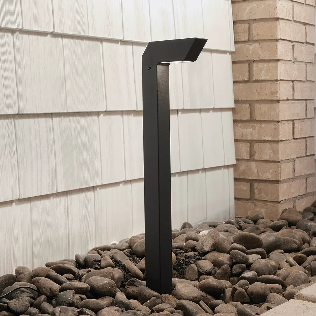 LED Right Angle Path Light, Textured Black - Bees Lighting