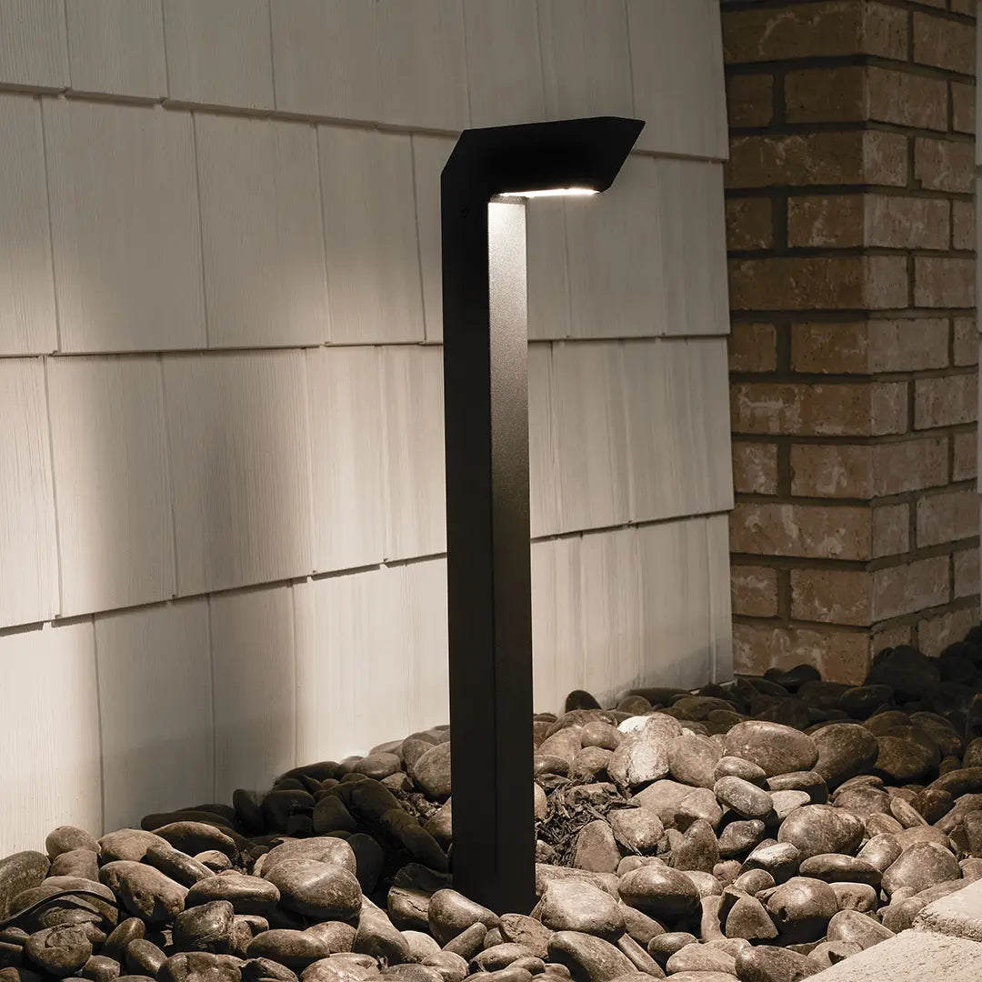 LED Right Angle Path Light, Textured Black - Bees Lighting