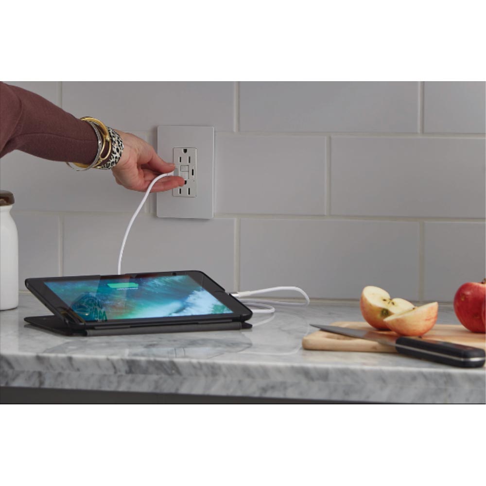 radiant Tamper-Resistant 15A Self-Test GFCI Receptacle, USB Type C/C, White - Bees Lighting