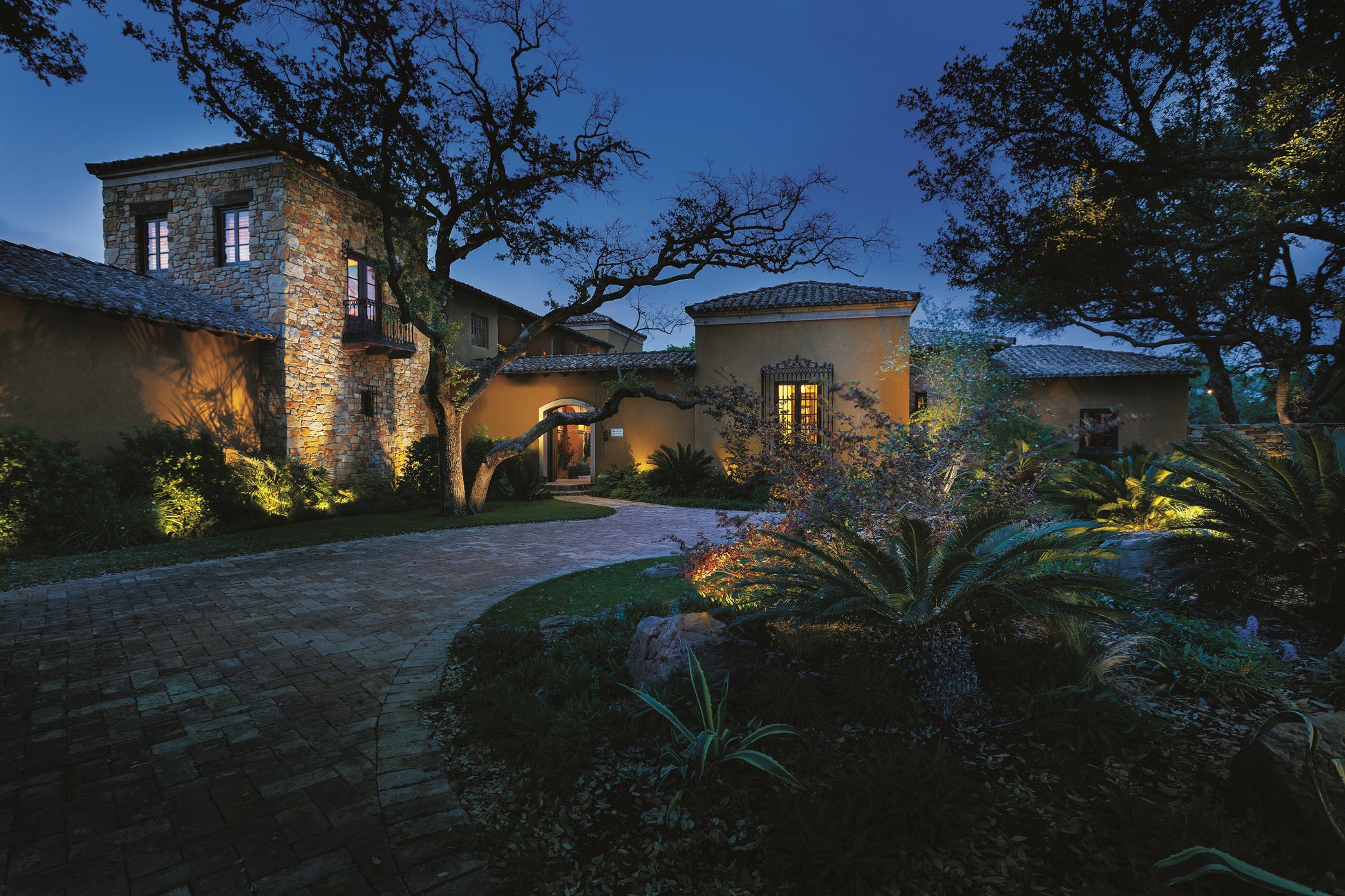 Kichler Lighting - 12V Beacon Landscape In-Ground Light Brass | Bees Lighting