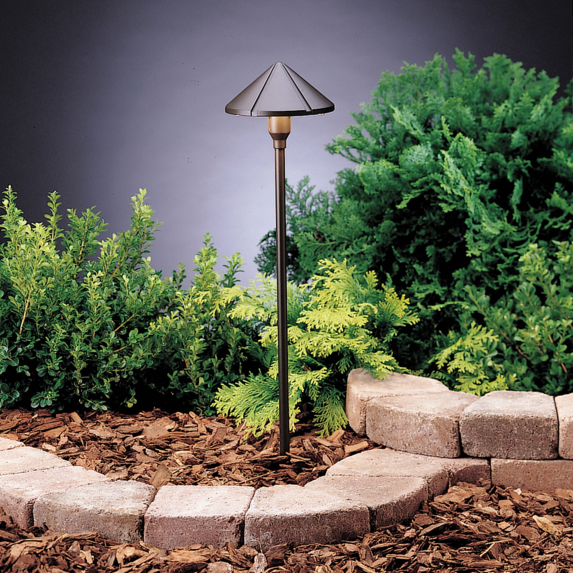 Center Mount Path Light - Bees Lighting