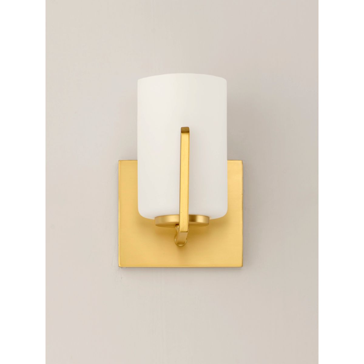 Dart 8 in. Armed Sconce - Bees Lighting