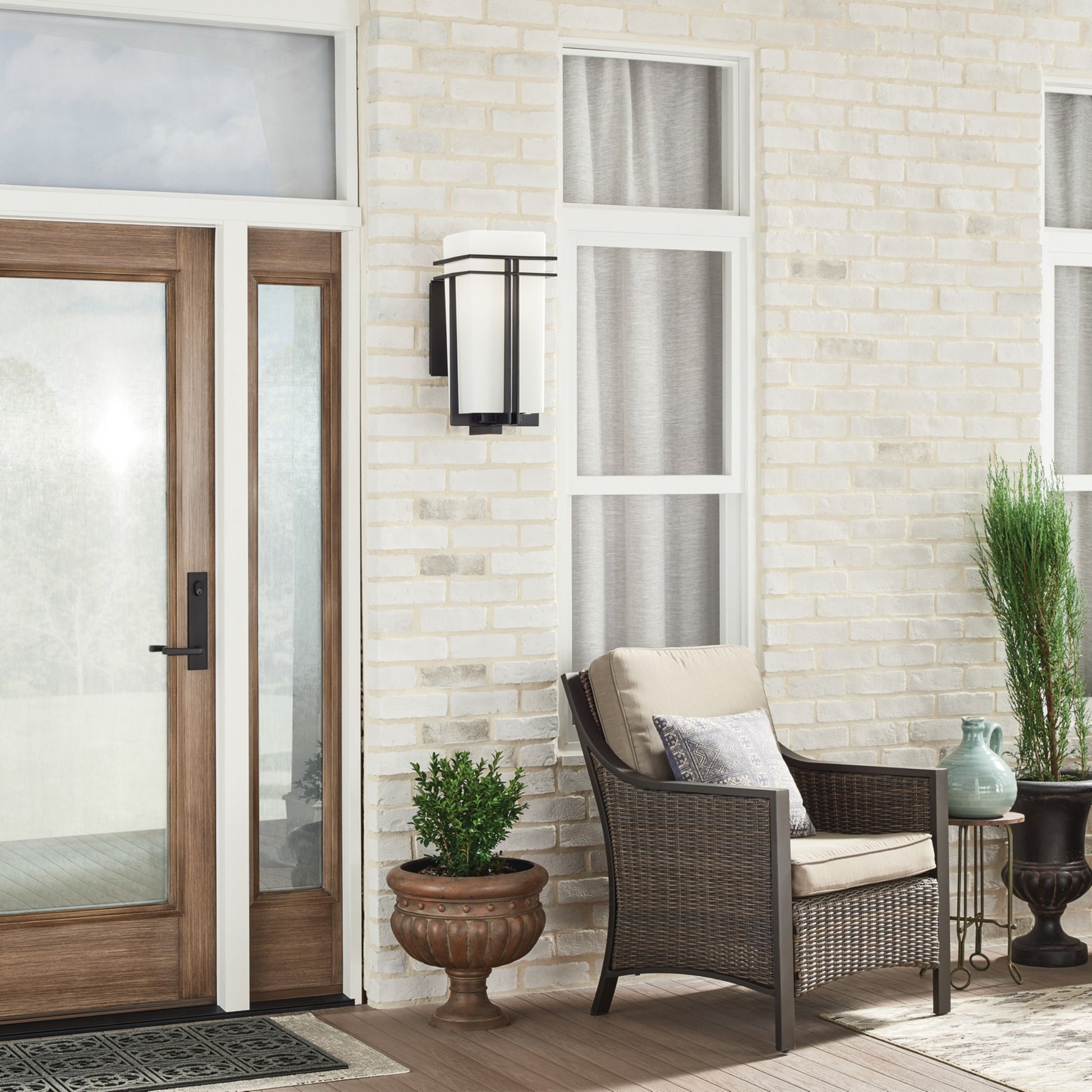 Tremillo 20" Outdoor Post Light, Black Finish - Bees Lighting