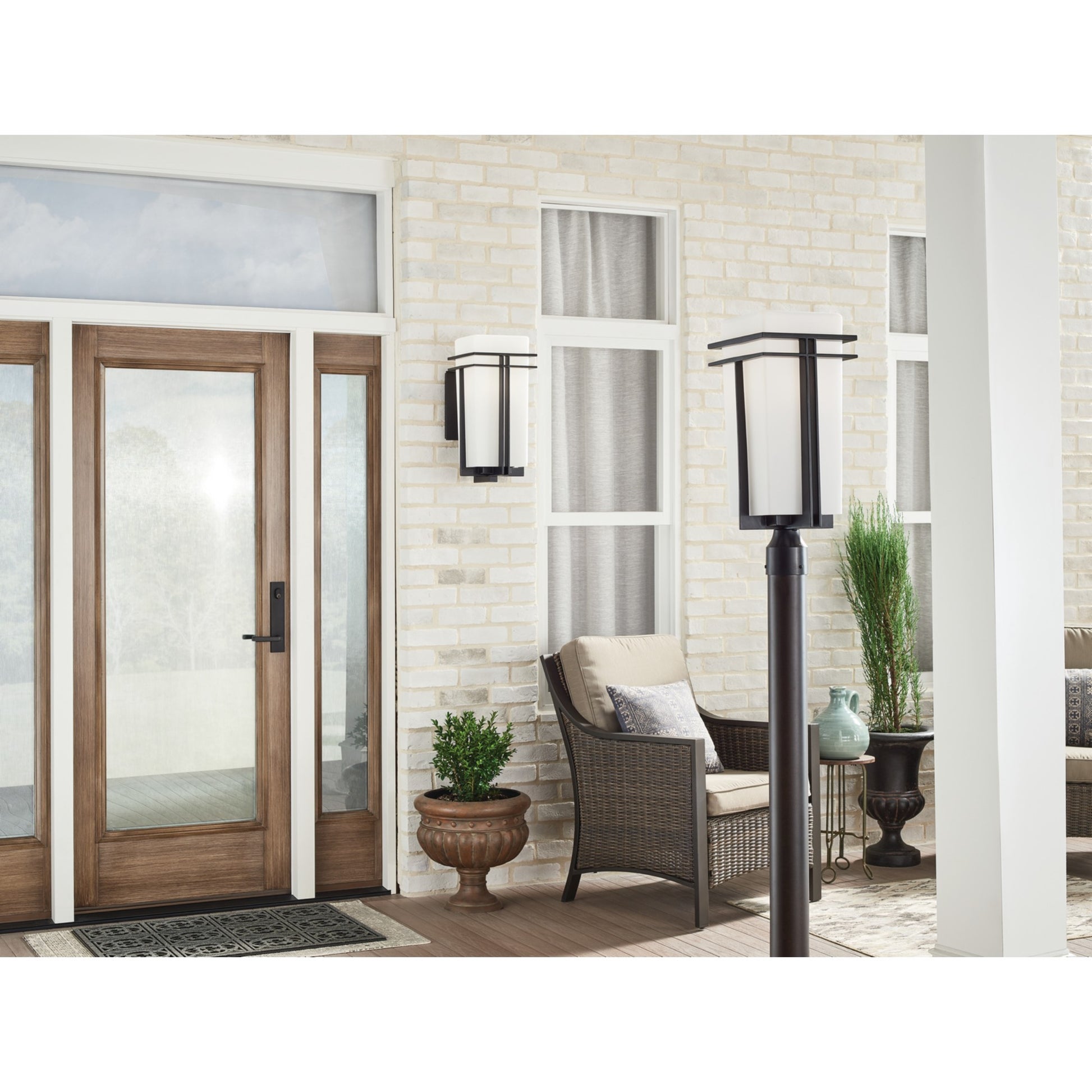 Tremillo 20" Outdoor Post Light, Black Finish - Bees Lighting