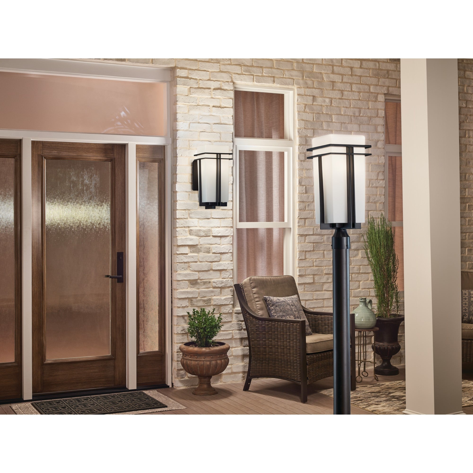 Tremillo 20" Outdoor Post Light, Black Finish - Bees Lighting