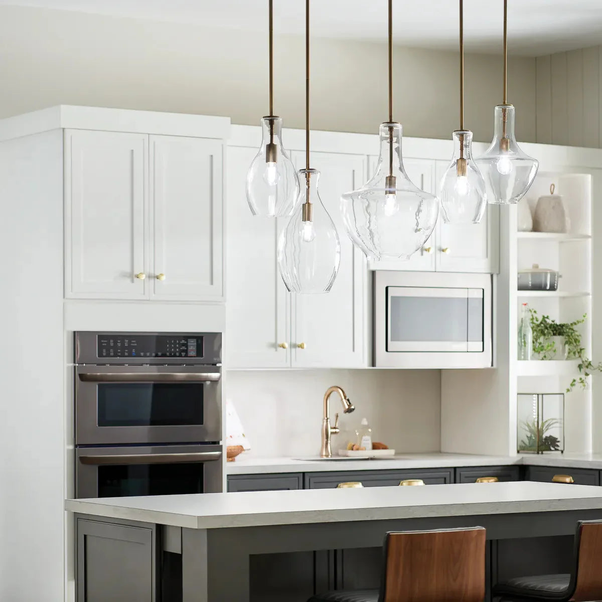 Everly 1-Light Mini Pendant Light - Bees Lighting