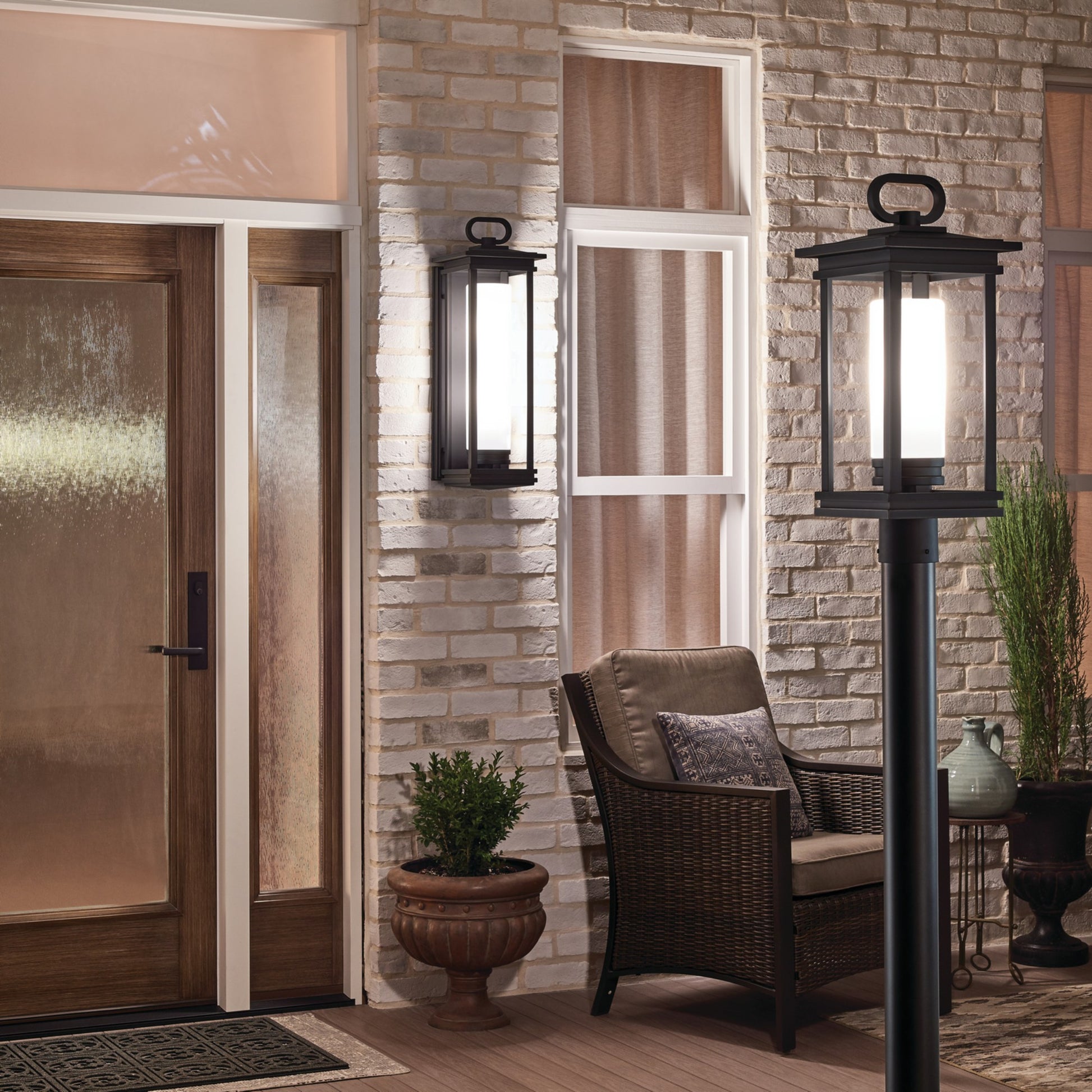 South Hope 22" Outdoor Post Light, Rubbed Bronze Finish - Bees Lighting