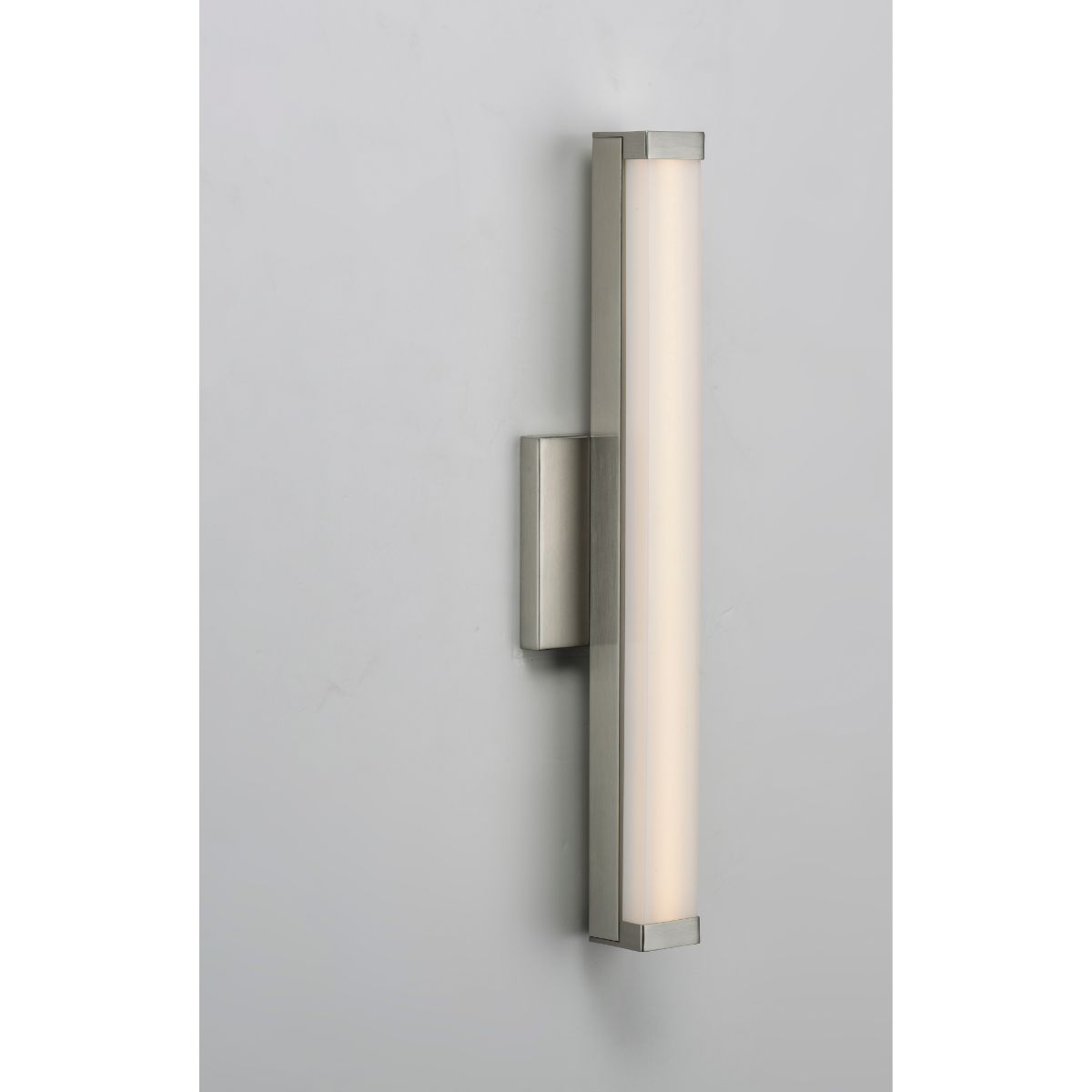 Spec 18 in. LED Bath Bar Satin Nickel Finish - Bees Lighting
