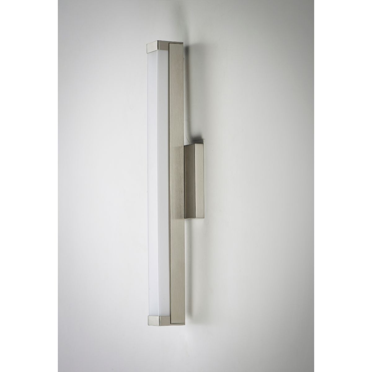 Spec 18 in. LED Bath Bar Satin Nickel Finish - Bees Lighting