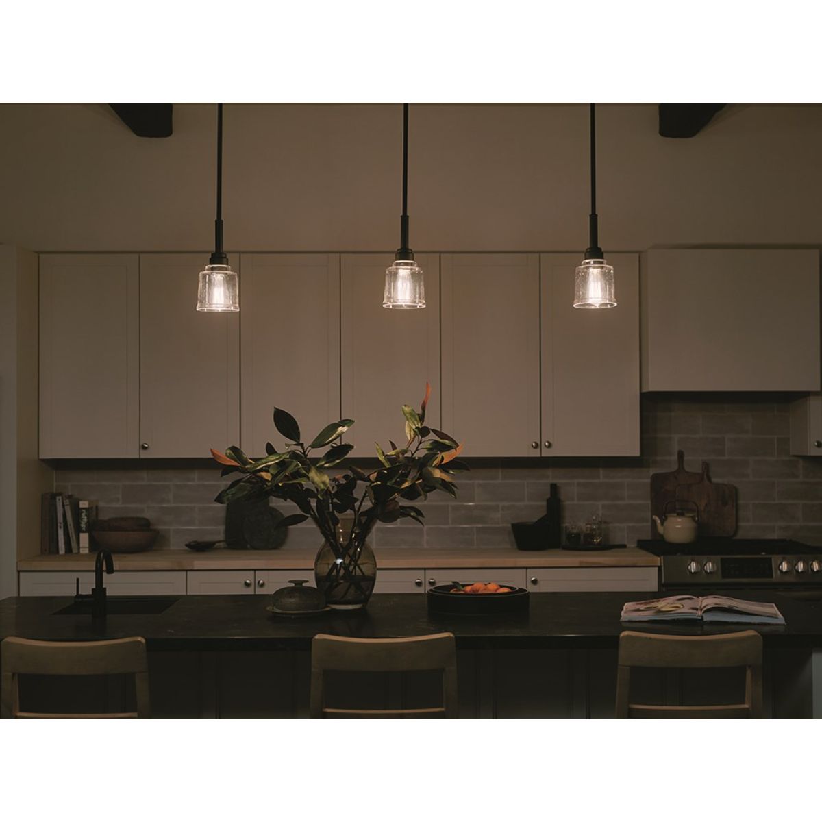 Aivian 5 in. Pendant Light Black finish - Bees Lighting