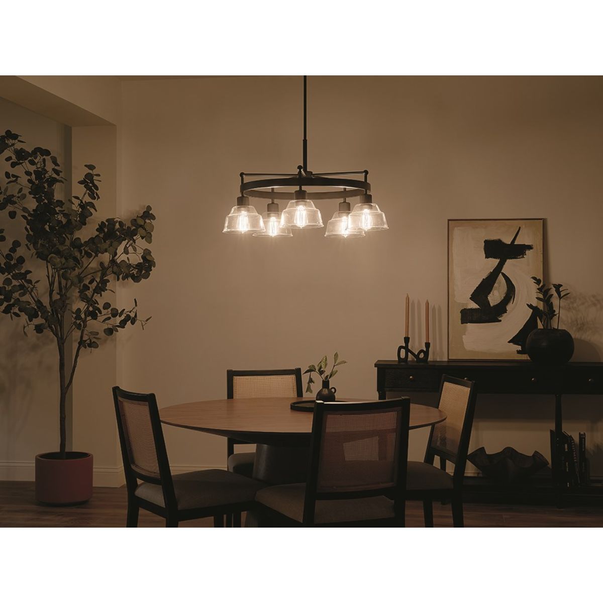 Eastmont 32 in. 5 Lights Chandelier Black finish - Bees Lighting