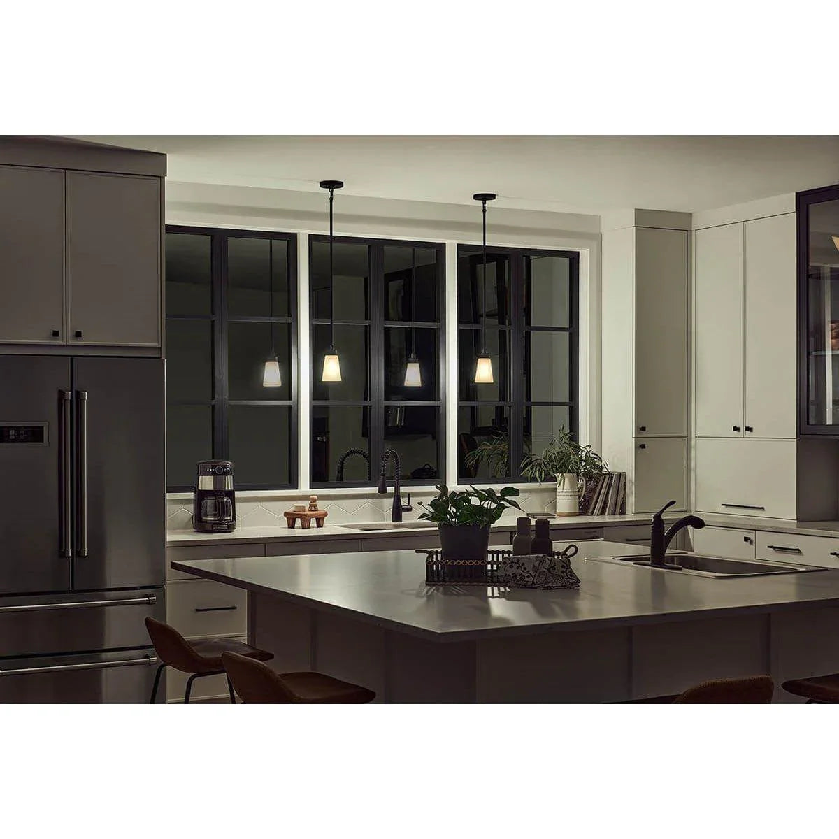 Erma 5" Mini Pendant Light - Bees Lighting