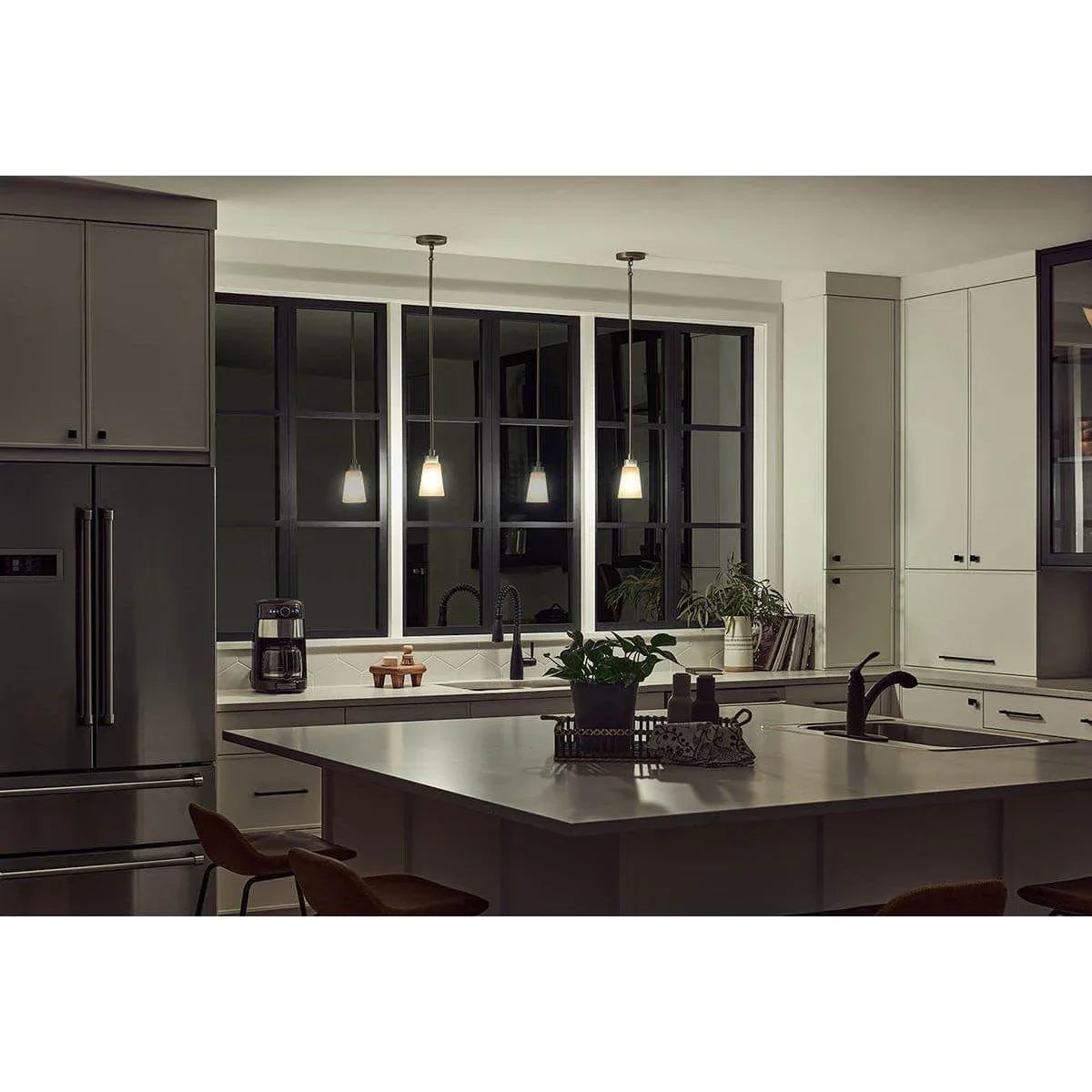 Erma 5" Mini Pendant Light - Bees Lighting