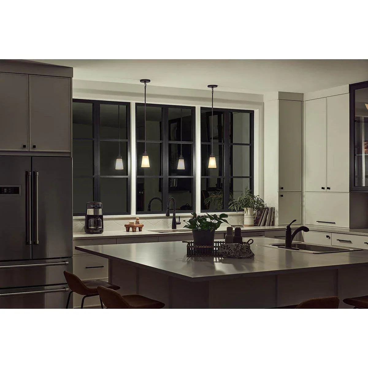 Erma 5" Mini Pendant Light - Bees Lighting