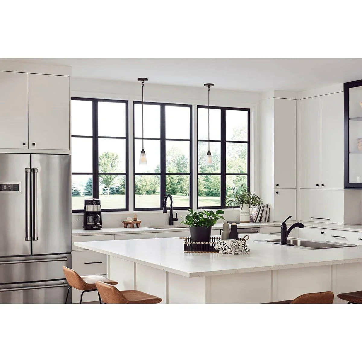 Erma 5" Mini Pendant Light - Bees Lighting