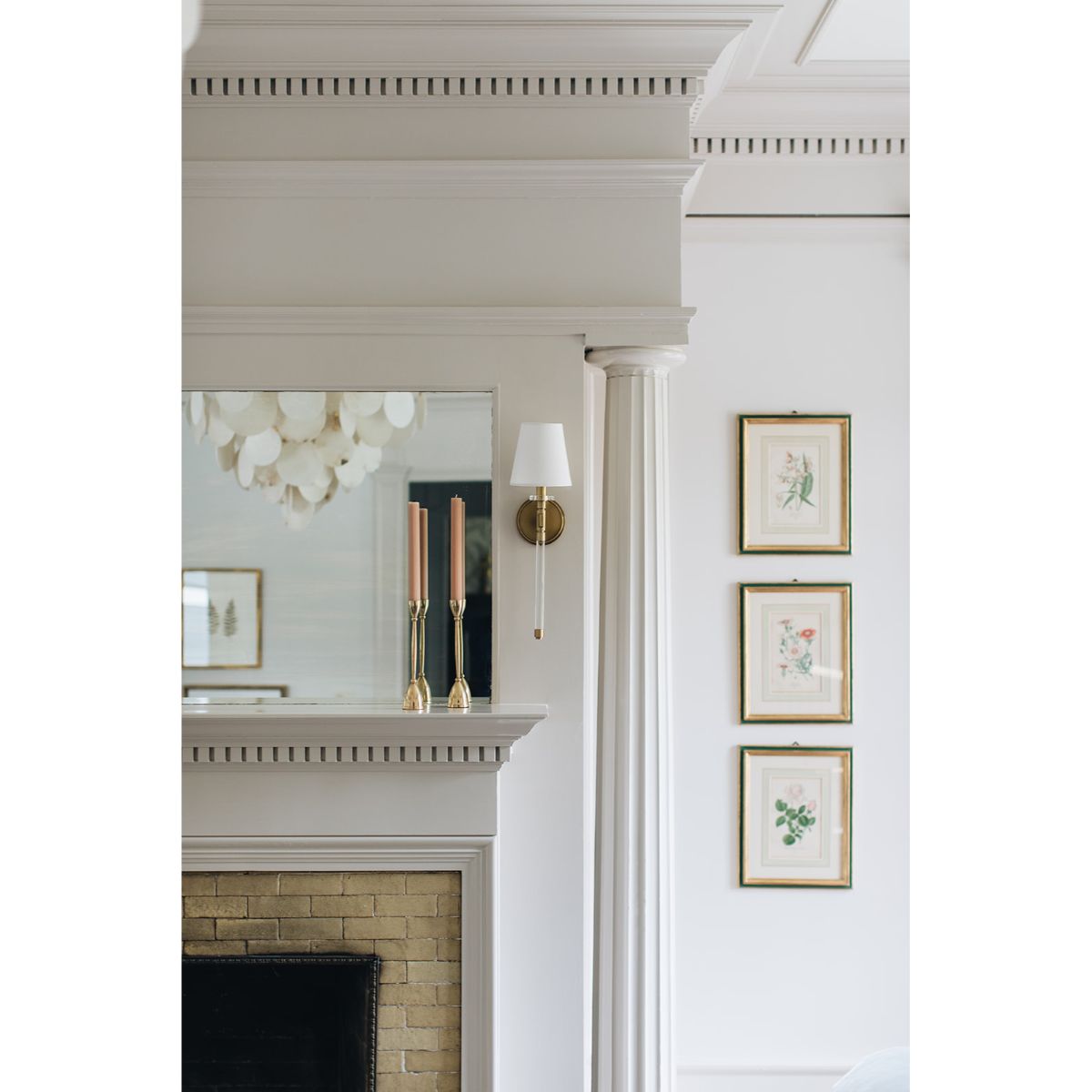 Blixen 21 in. Armed Sconce Brass finish - Bees Lighting