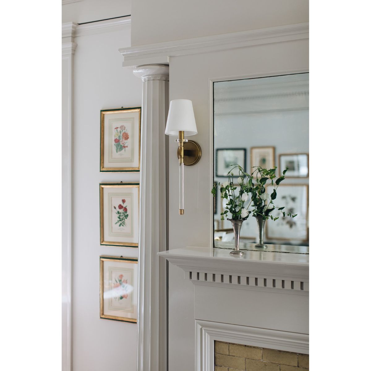 Blixen 21 in. Armed Sconce Brass finish - Bees Lighting