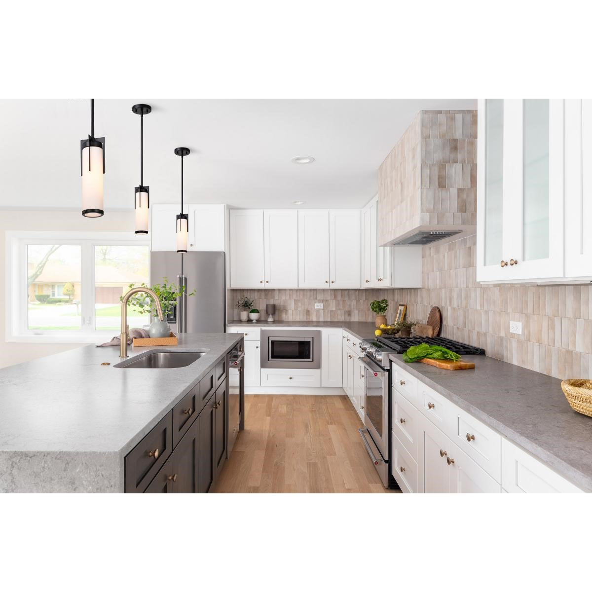 Roselle 11" Mini Pendant, Matte Black Finish - Bees Lighting
