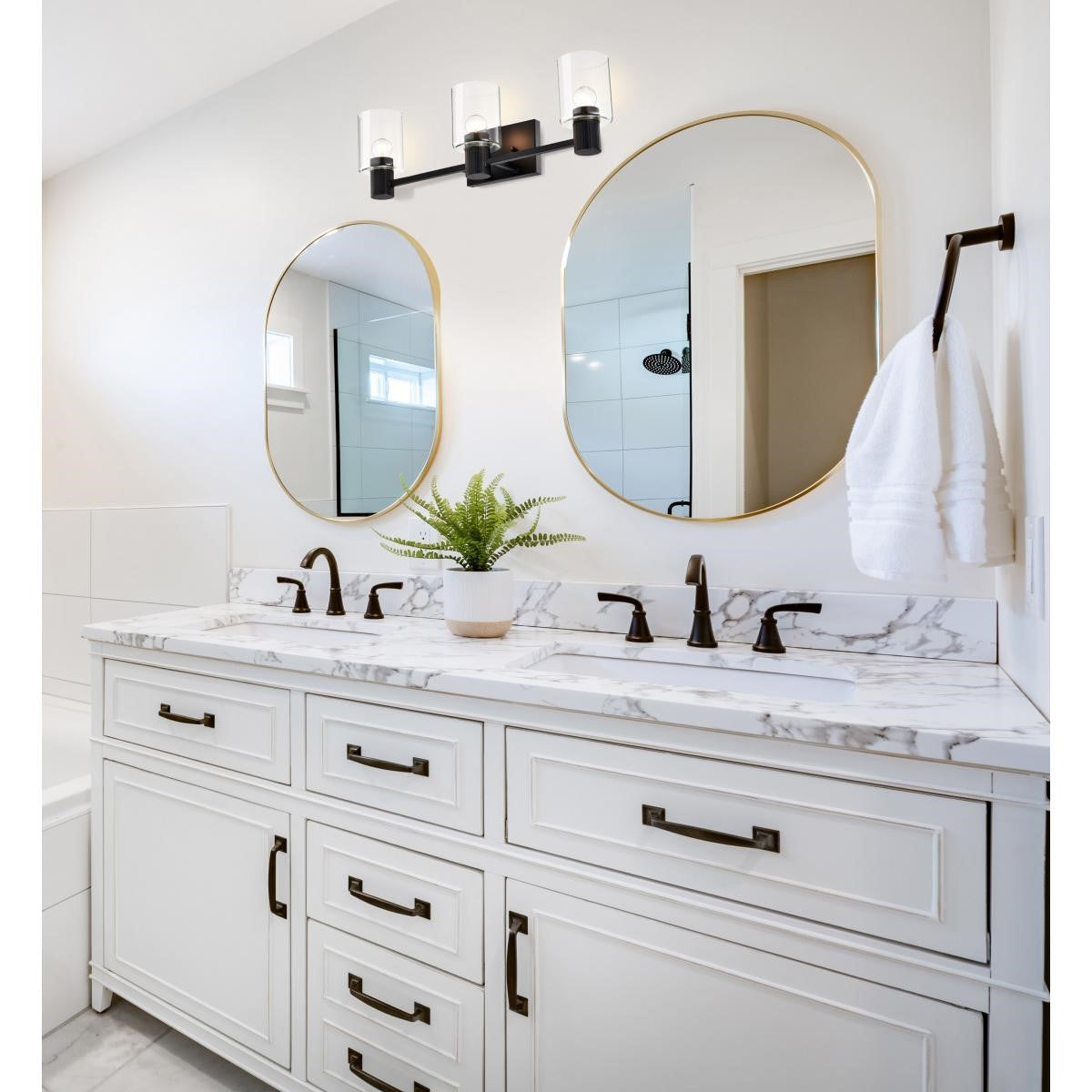 Clarksville 24" 3 Lights Bathroom Vanity Light, Matte Black Finish - Bees Lighting