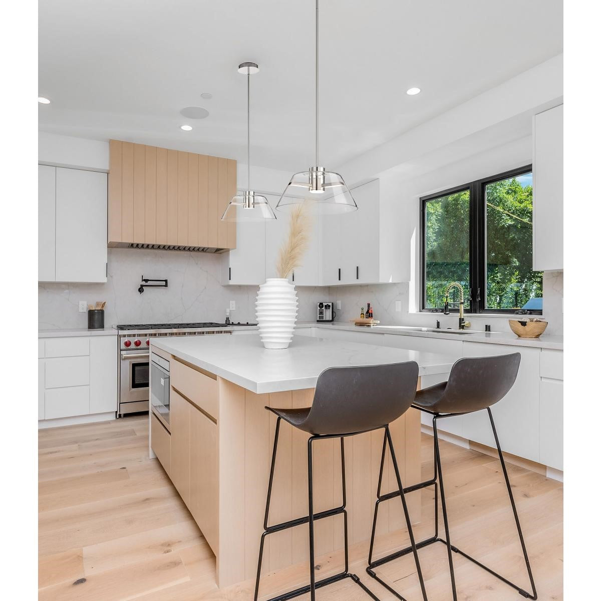 Edmond LED Pendant Light, Clear Glass - Bees Lighting