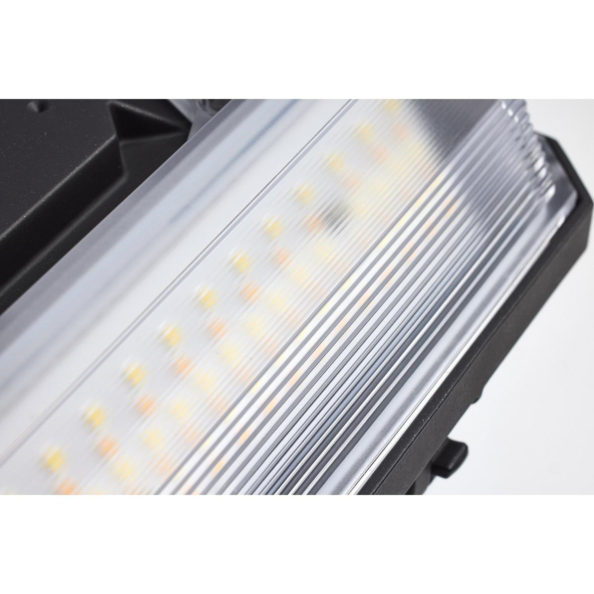 LED Parking Garage Canopy Light, 12550 Lumens, 90W, 30K/40K/50K, 120-277V - Bees Lighting