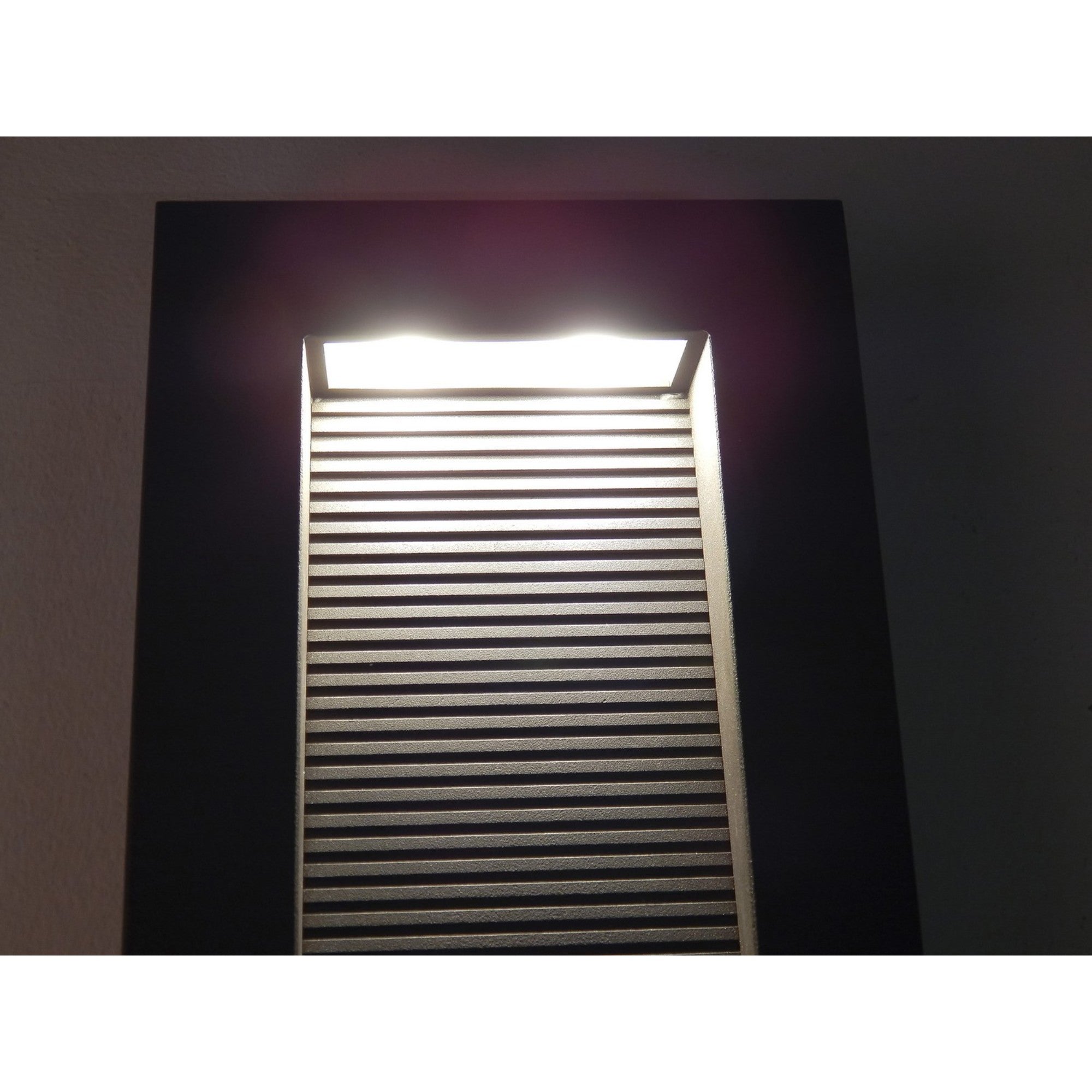 Avenue LED 10" LED Outdoor Wall Sconce, Architectural Bronze Finish - Bees Lighting
