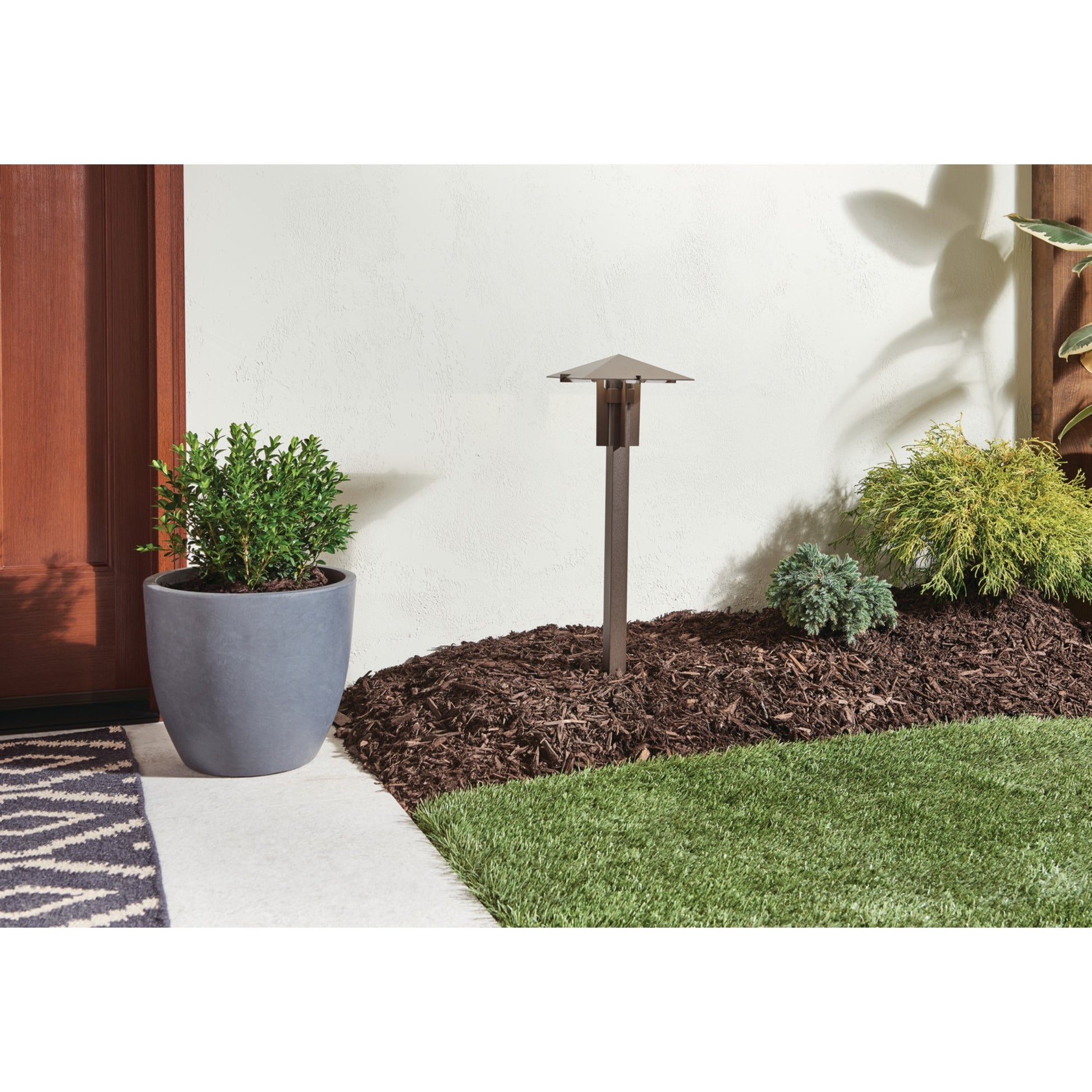 LED 2700K Forged Path Light, Textured Architectural Bronze - Bees Lighting