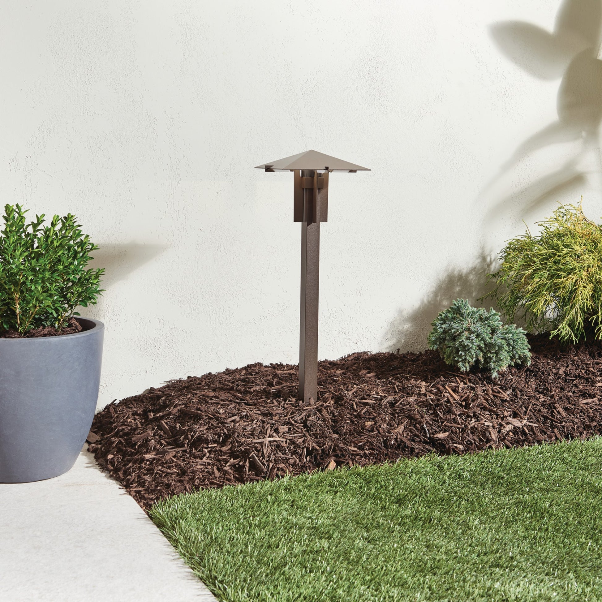 LED 2700K Forged Path Light, Textured Architectural Bronze - Bees Lighting