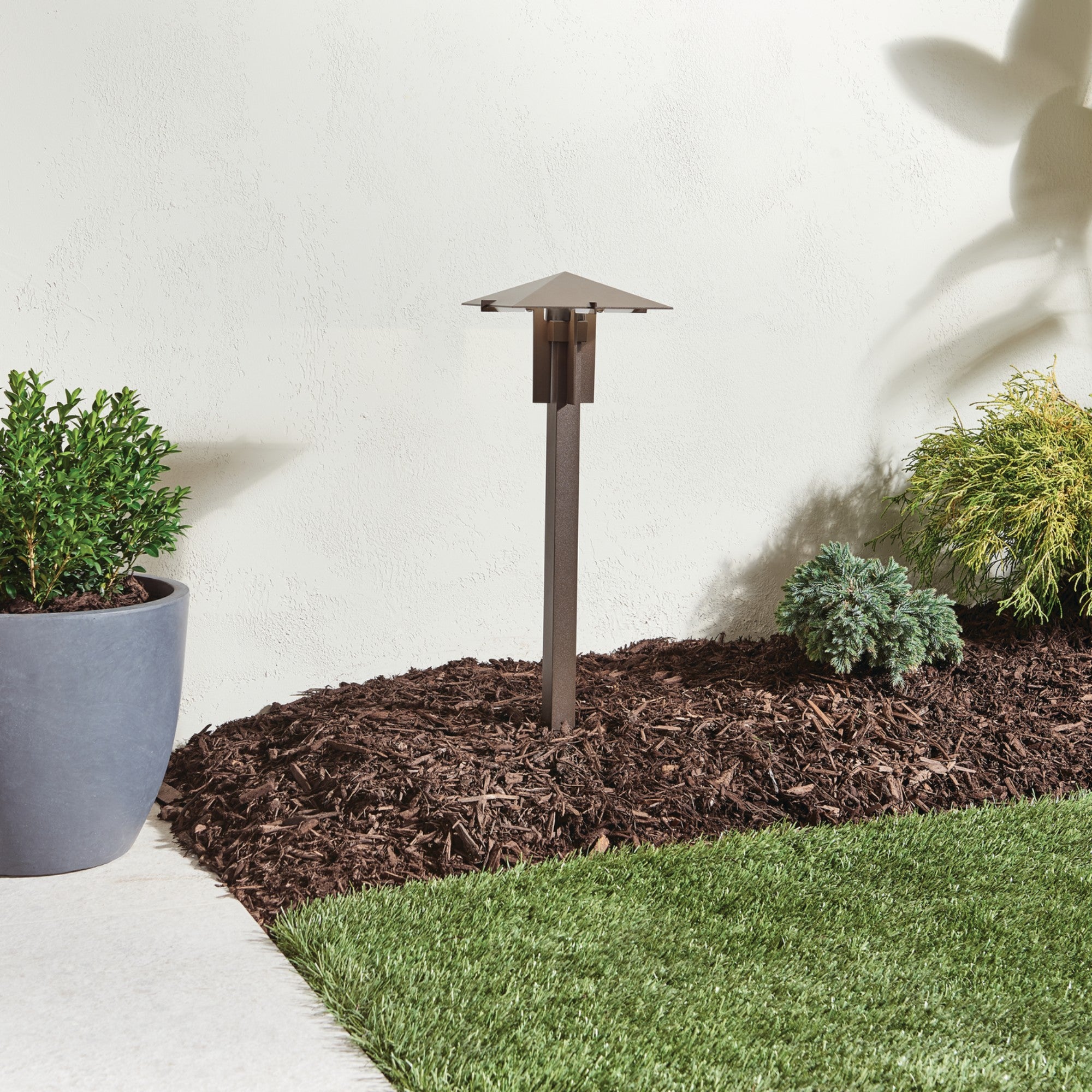 LED 2700K Forged Path Light, Textured Architectural Bronze - Bees Lighting