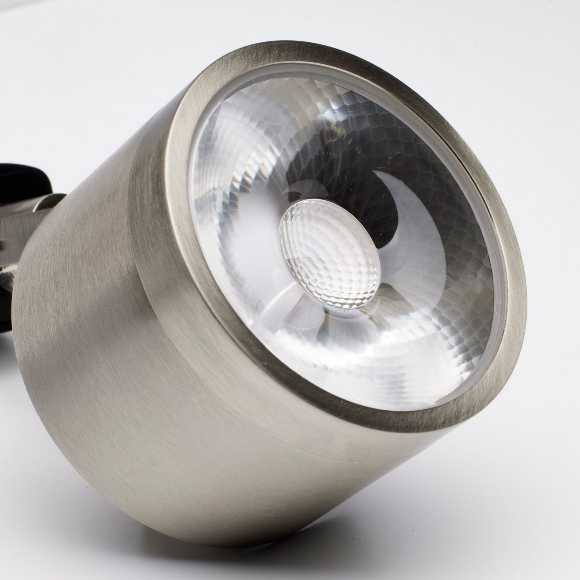 4ft 3 Lights Round LED Track Kit 36W 3000 Lumens 3000K, Halo, 36°, Nickel - Bees Lighting