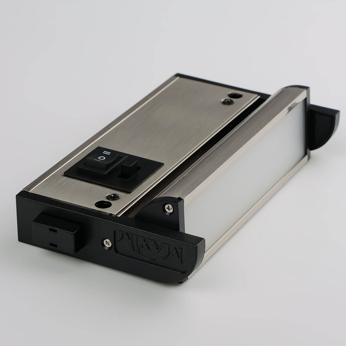CounterMax 5K 12 Inch LED Under Cabinet Light, 2700K to 5000K, 720 Lumens, 120V, Nickel - Bees Lighting