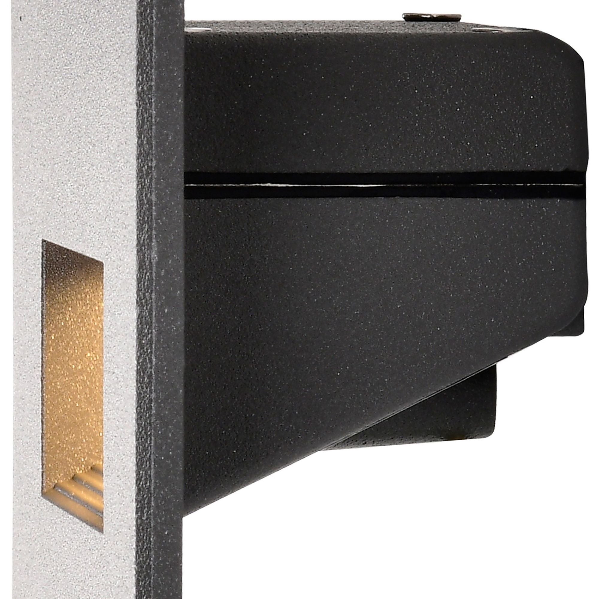 5" LED Horizontal Step Light, 5W 3000K, Bronze Finish - Bees Lighting