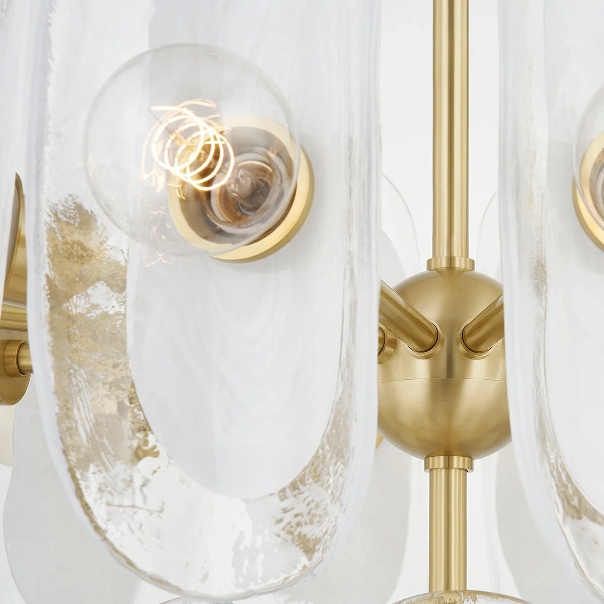 Hilo 30" 20 Lights Chandelier Aged Brass Finish - Bees Lighting