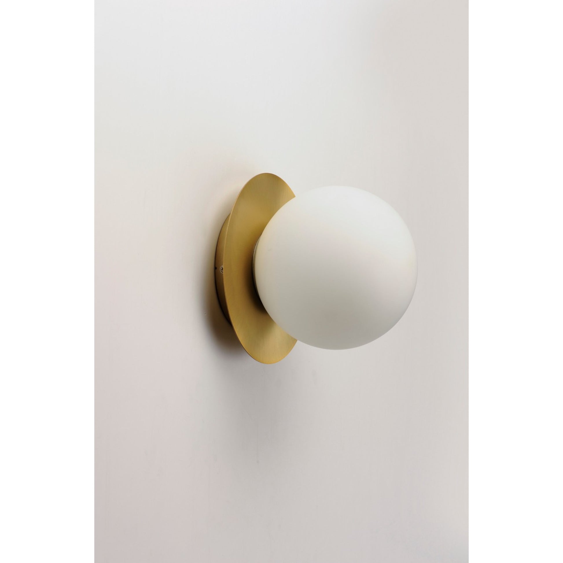 Vesper 7" Wall Sconce, Satin Brass & Black Finish - Bees Lighting