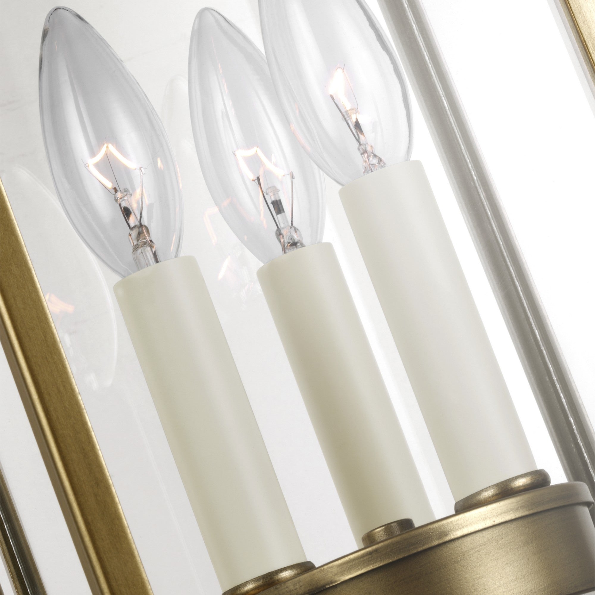 Wellsworth 21" 3-Light Post Lantern, Painted Distressed Brass Finish - Bees Lighting
