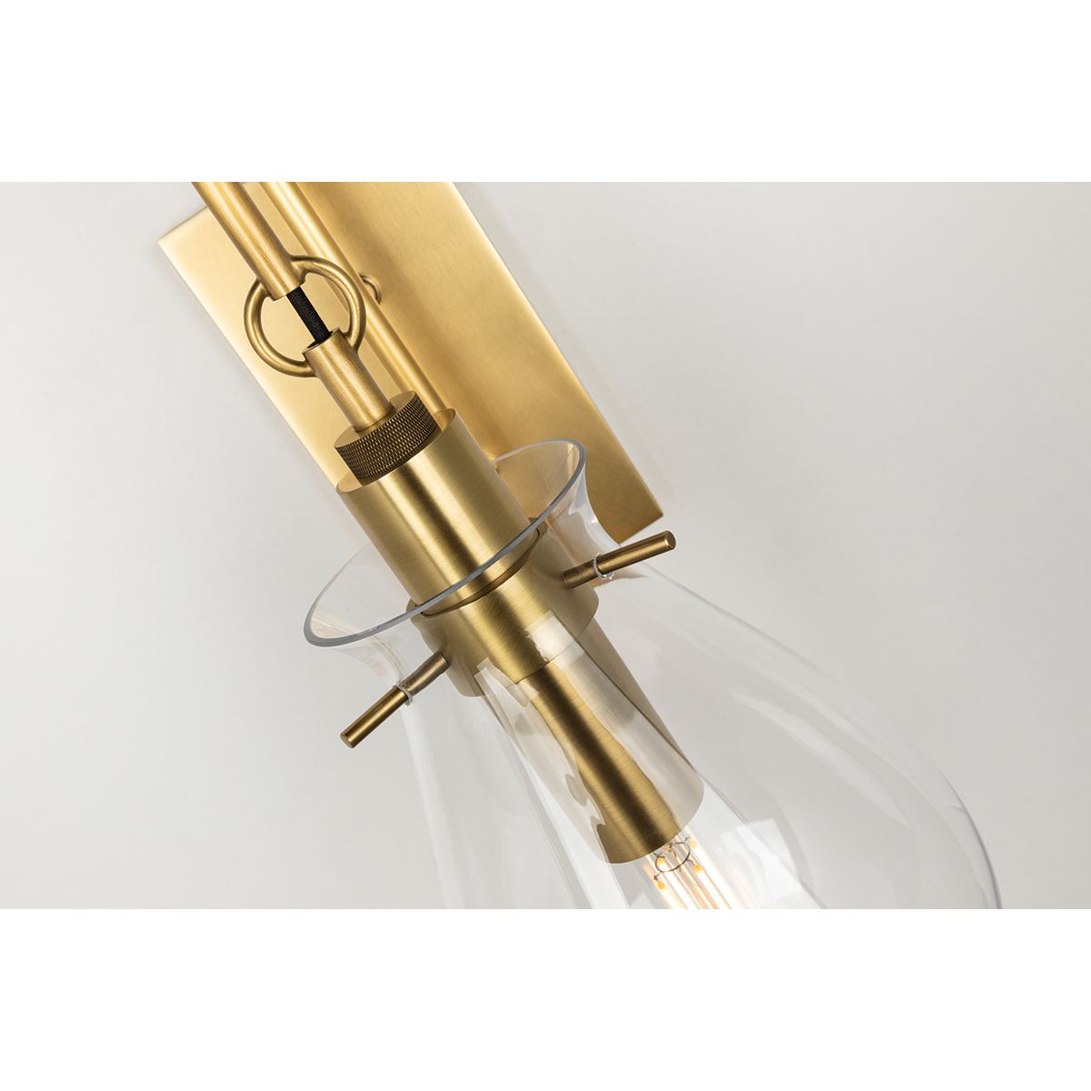 Ivy 18 in. LED Armed Sconce Brass finish - Bees Lighting