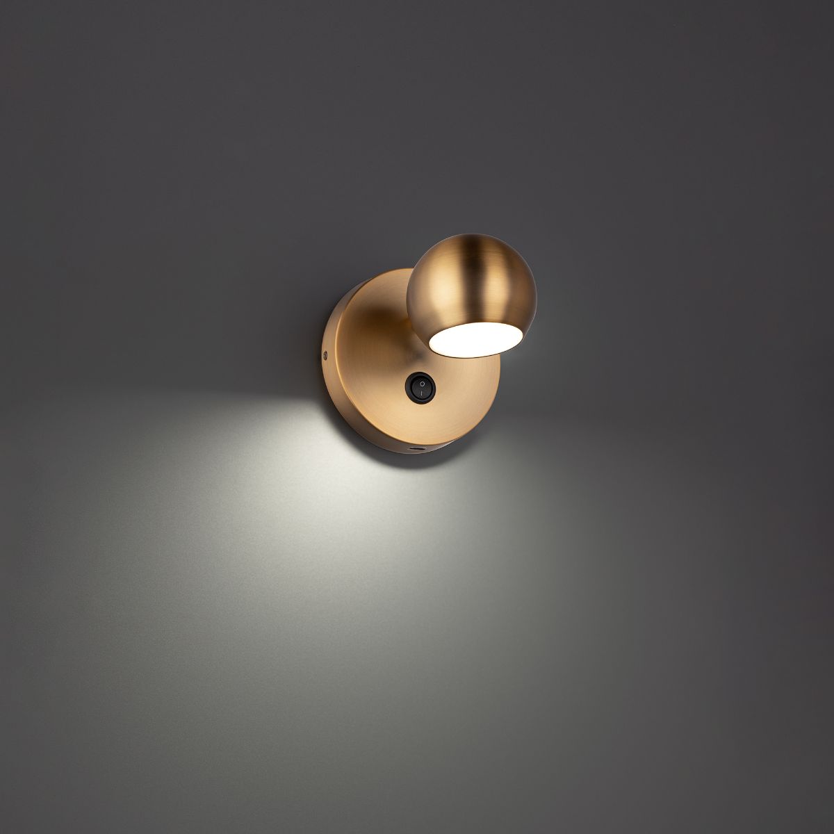 Duplex 5 in. LED Armed Sconce Brass finish - Bees Lighting