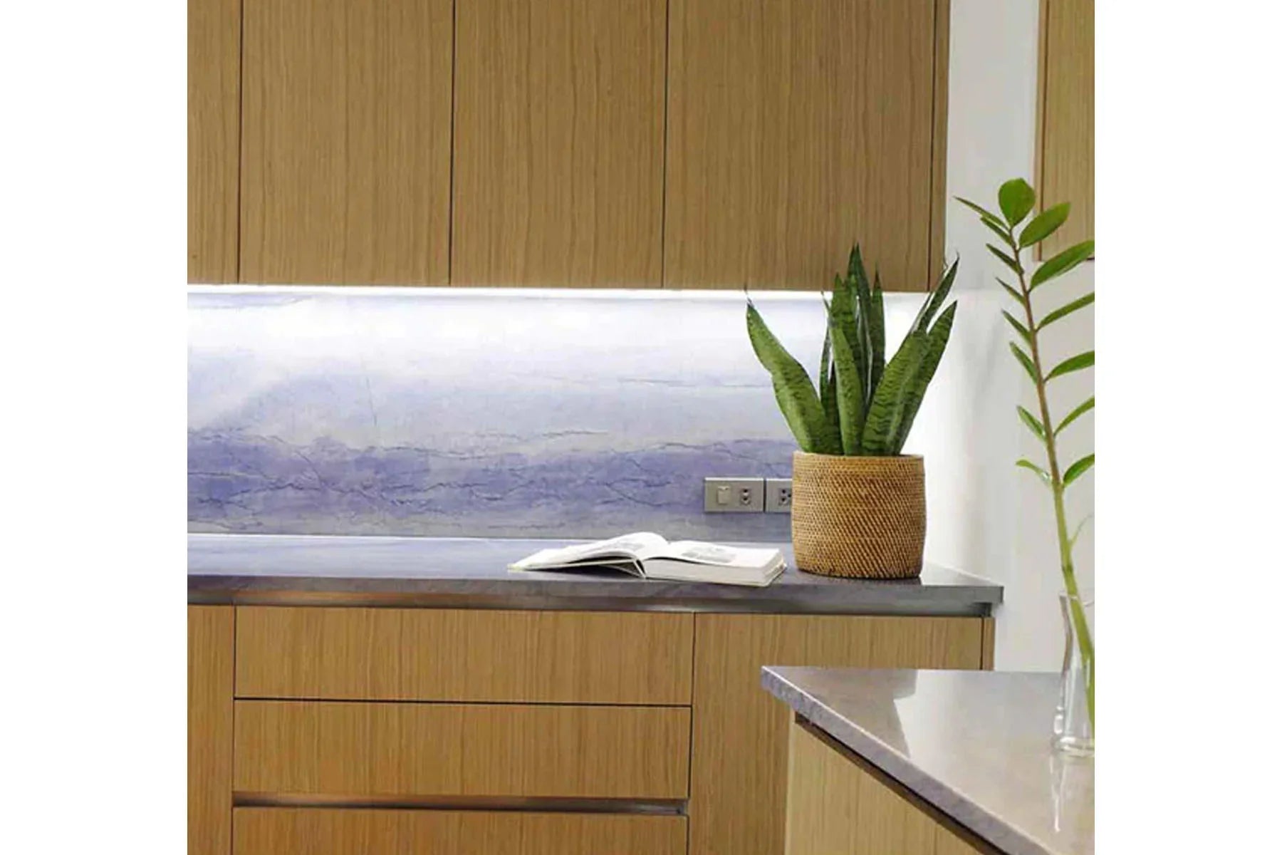 Covalinear 120V Tunable Linear LED Lightbar - Bees Lighting