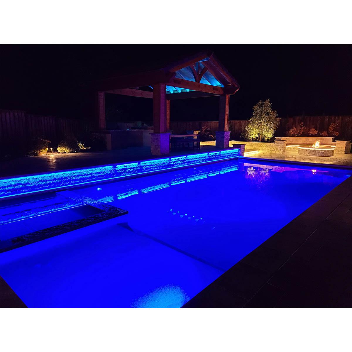 BLAZE Wet Location LED Strip Light, 100Ft Reel, 2700K, 106 Lm/Ft, 24V - Bees Lighting