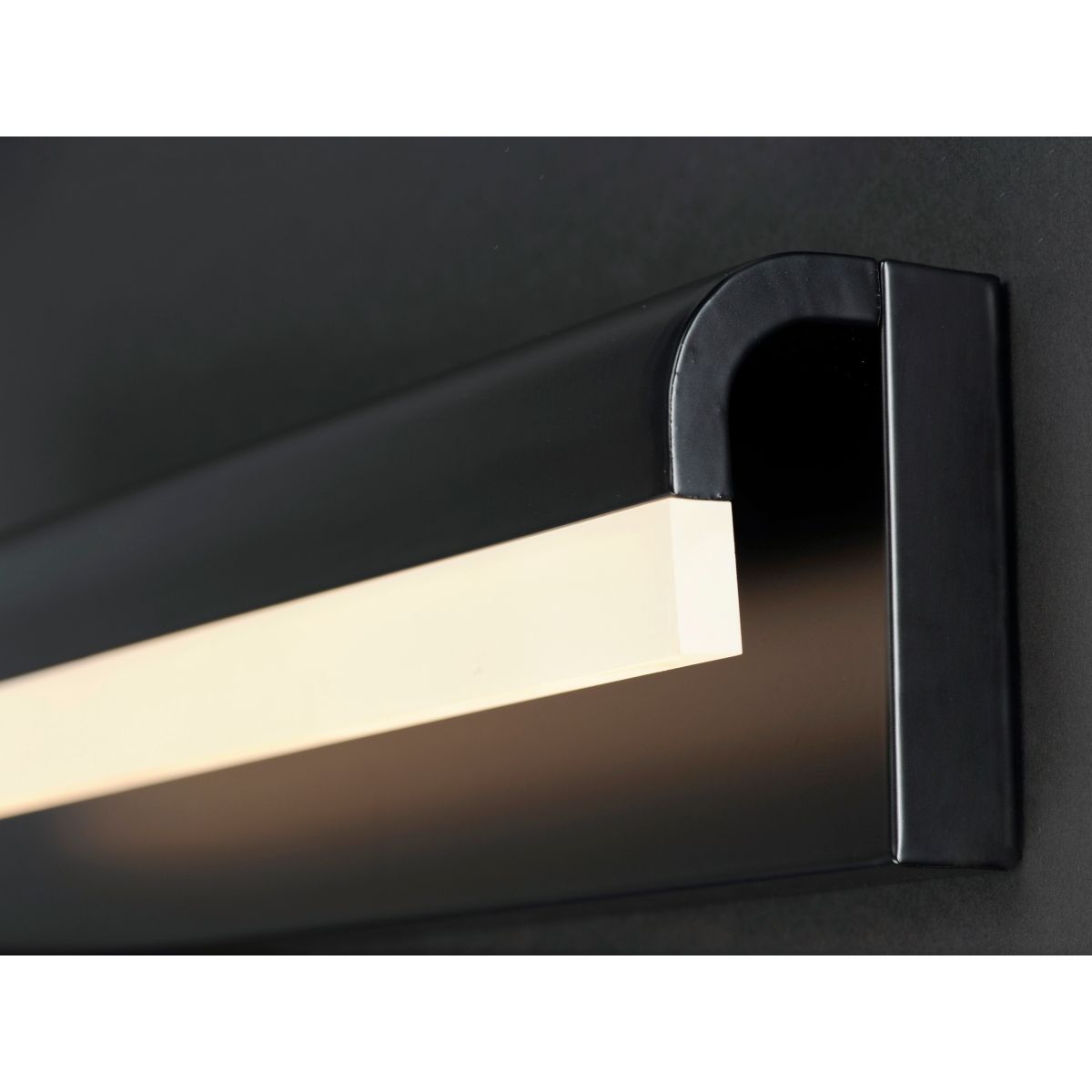 Waterfall 24 in. LED Bath Bar Black finish - Bees Lighting