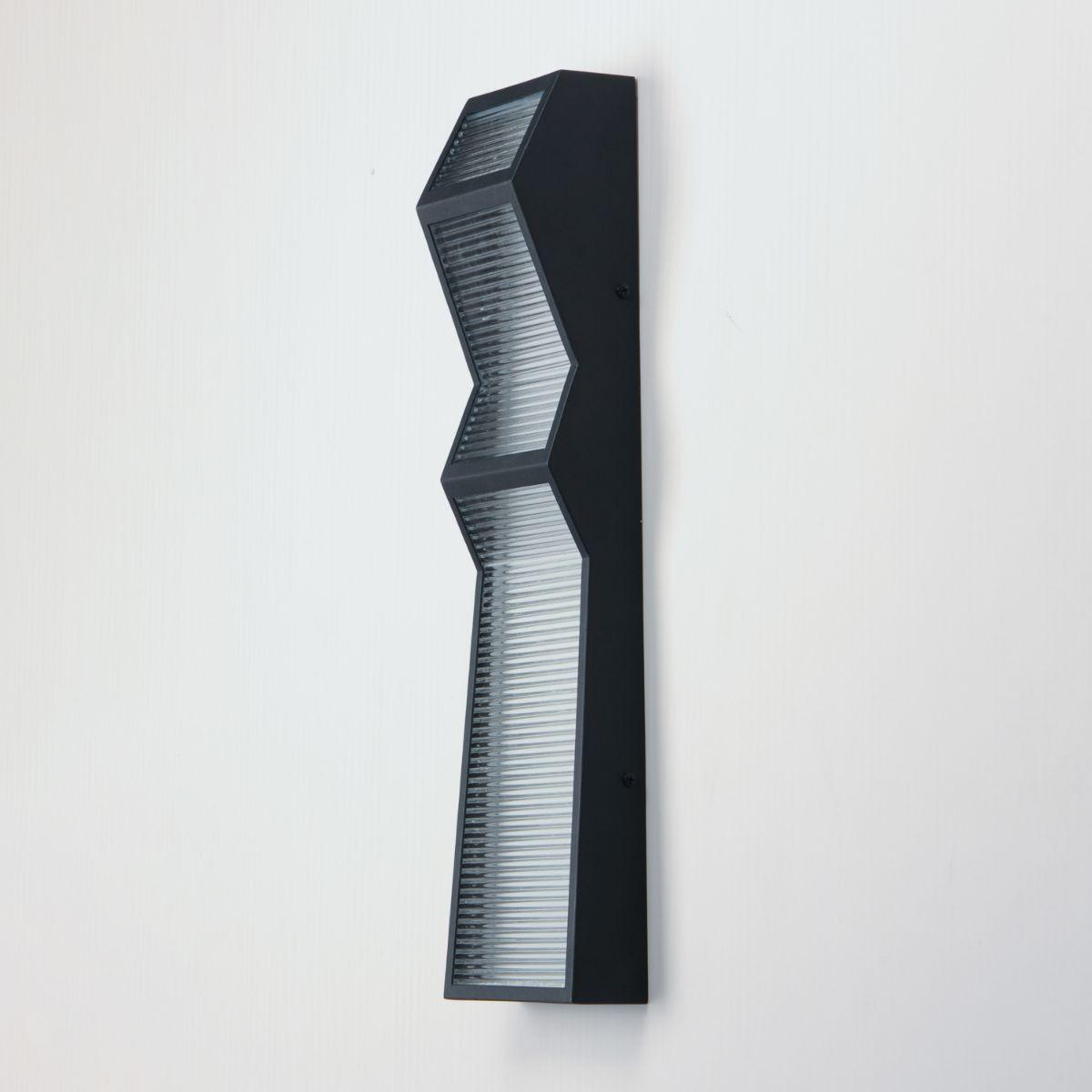 Totem 20 in. LED Outdoor Wall Sconce 3000K Black Finish - Bees Lighting
