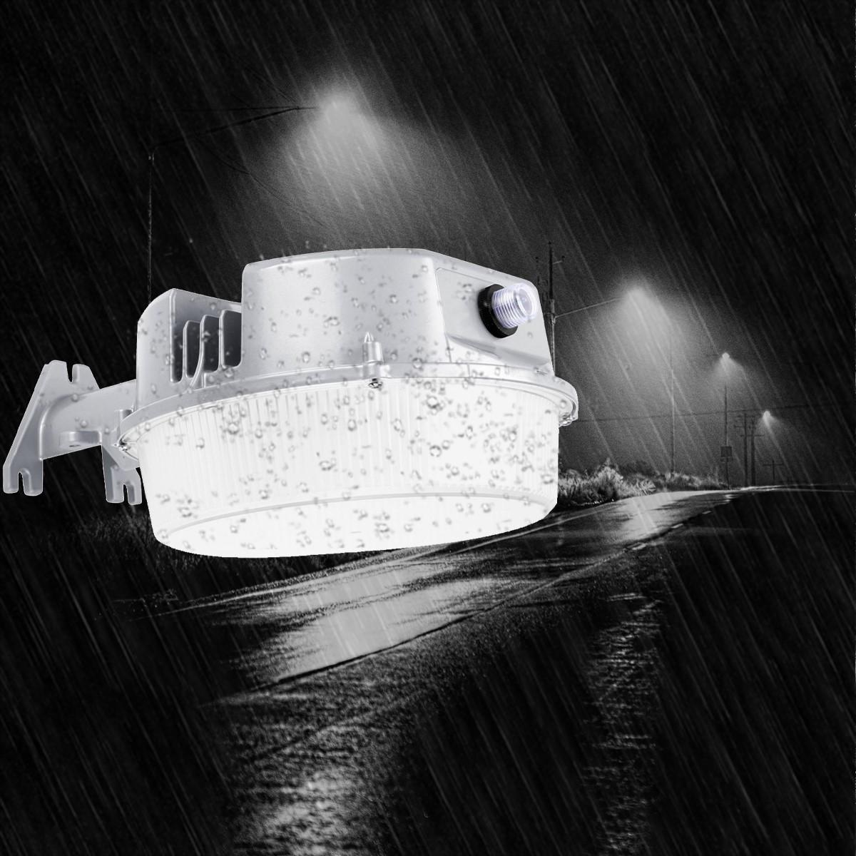 LED Dusk to Dawn Security Light, 40 Watts, 5200 Lumens, 5000K, Wall Mount, 120-277V - Bees Lighting