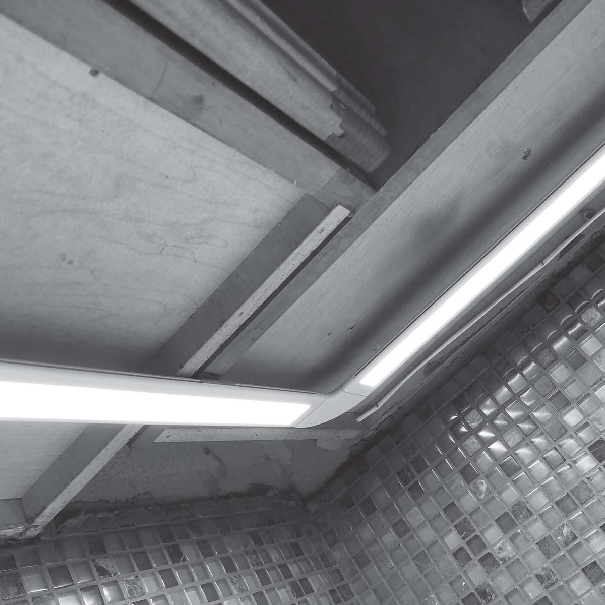 SlimEdge 32 Inch LED Under Cabinet Light, 3000K, 24VDC, 750 Lumens, Bronze - Bees Lighting