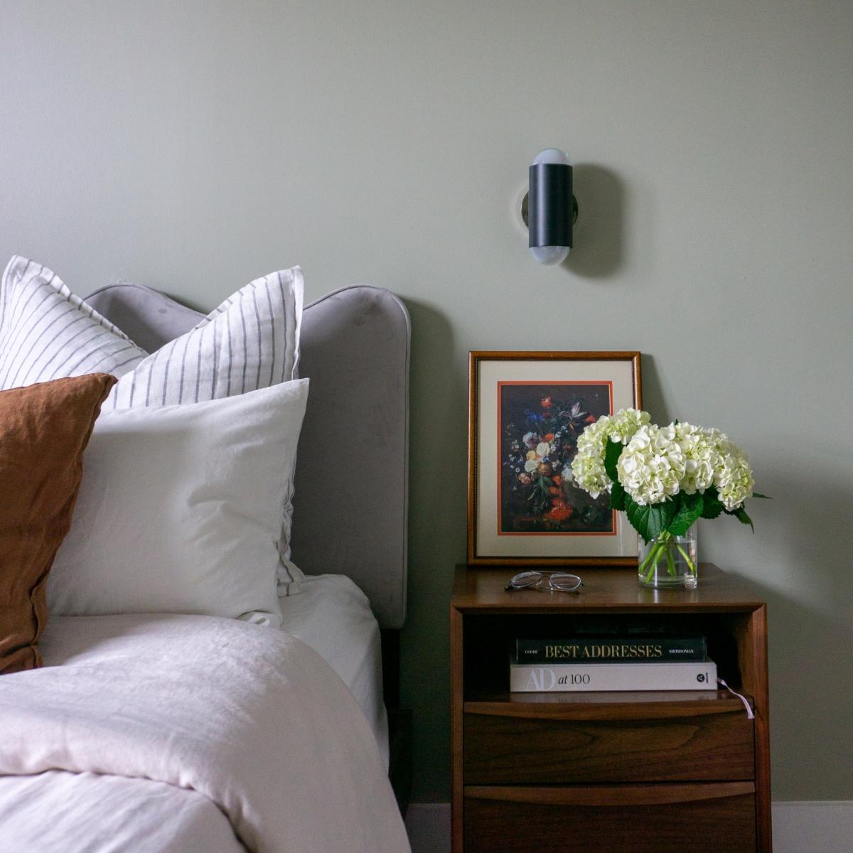 Kira 10 in. Wall Light Black & Nickel finish - Bees Lighting