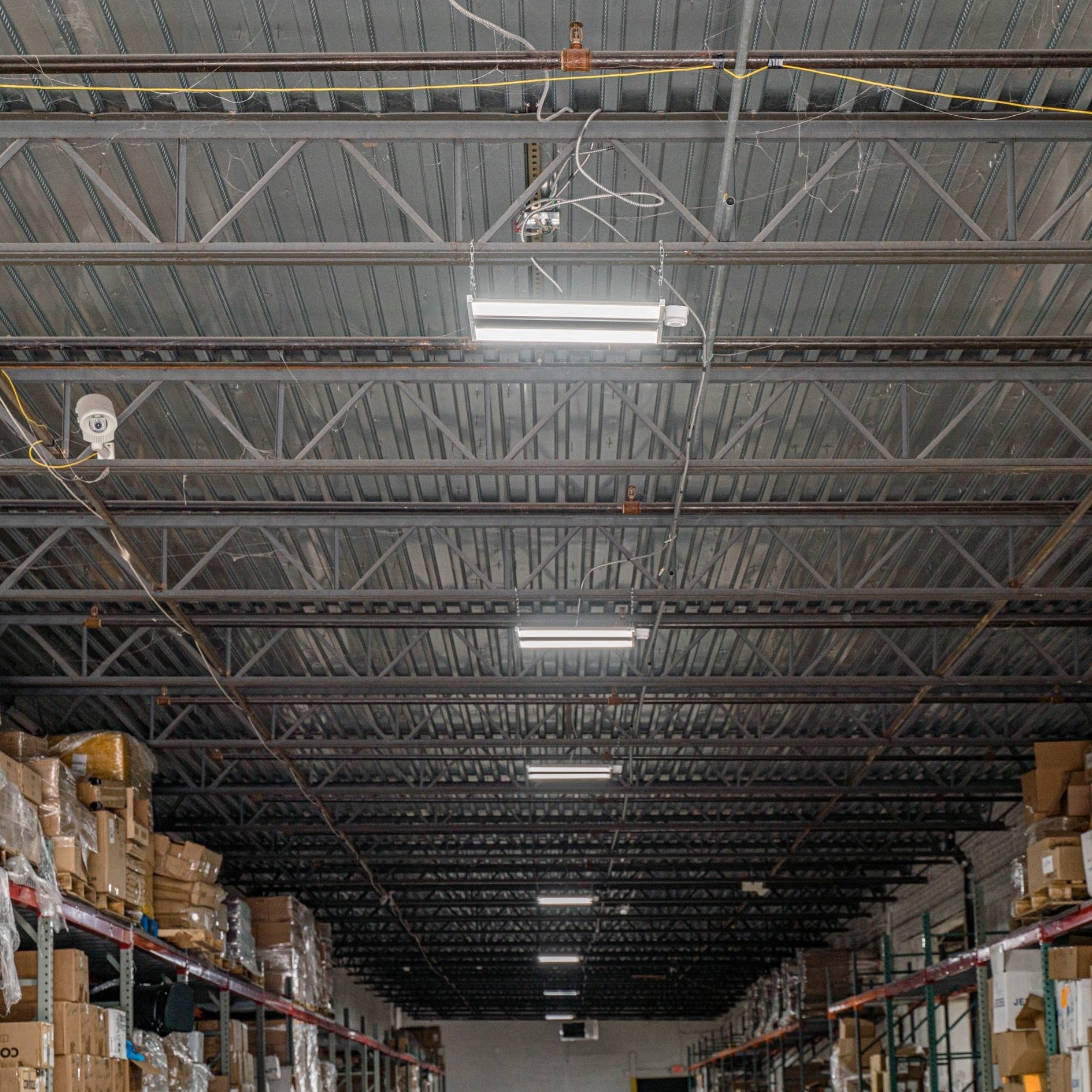 Keystone KT-HBLED240PS-2G LED Linear High Bay 40,560 Lumens 160/200/240W Selectable 4000/5000K 120-277V White