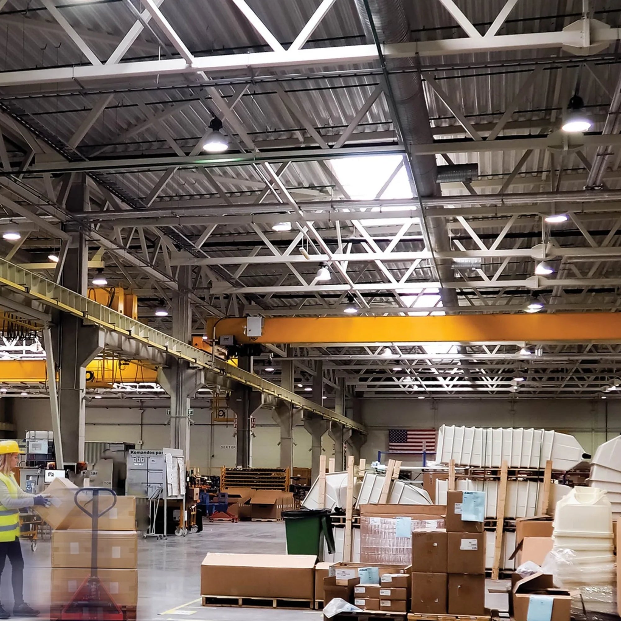 Keystone XFit OpticSwap UFO LED High Bay 31400 Lumens Selectable 200W/150W/100W Selectable CCT 120-277V Hook Mount White