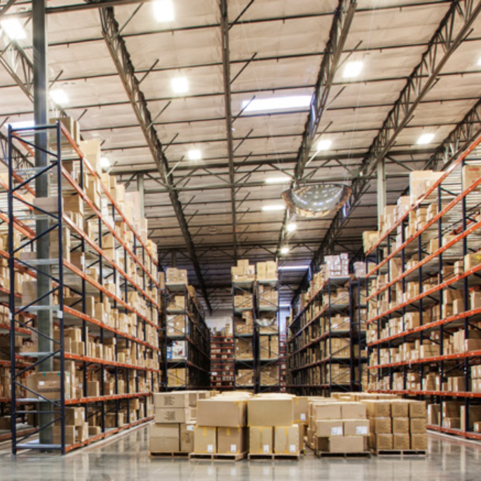 Sylvania - Linear High Bay Light, 300W, 45000 Lumens, 35K/40K/50K, 120-347V | Bees Lighting