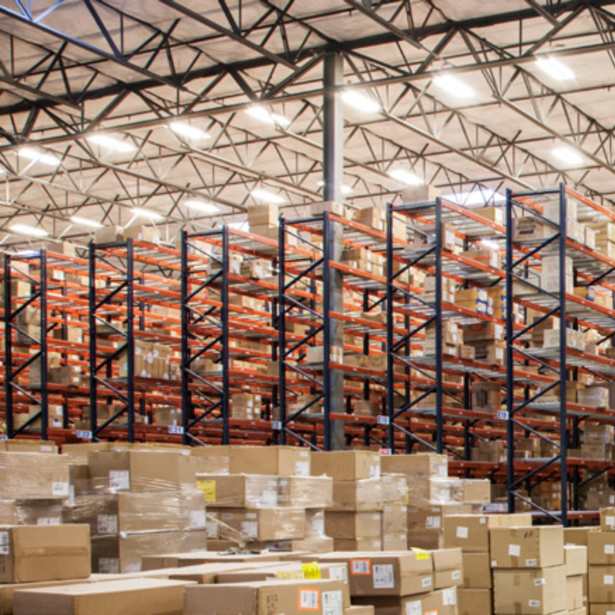 Sylvania - Linear High Bay Light, 400W, 60000 Lumens, 35K/40K/50K, 120-347V | Bees Lighting