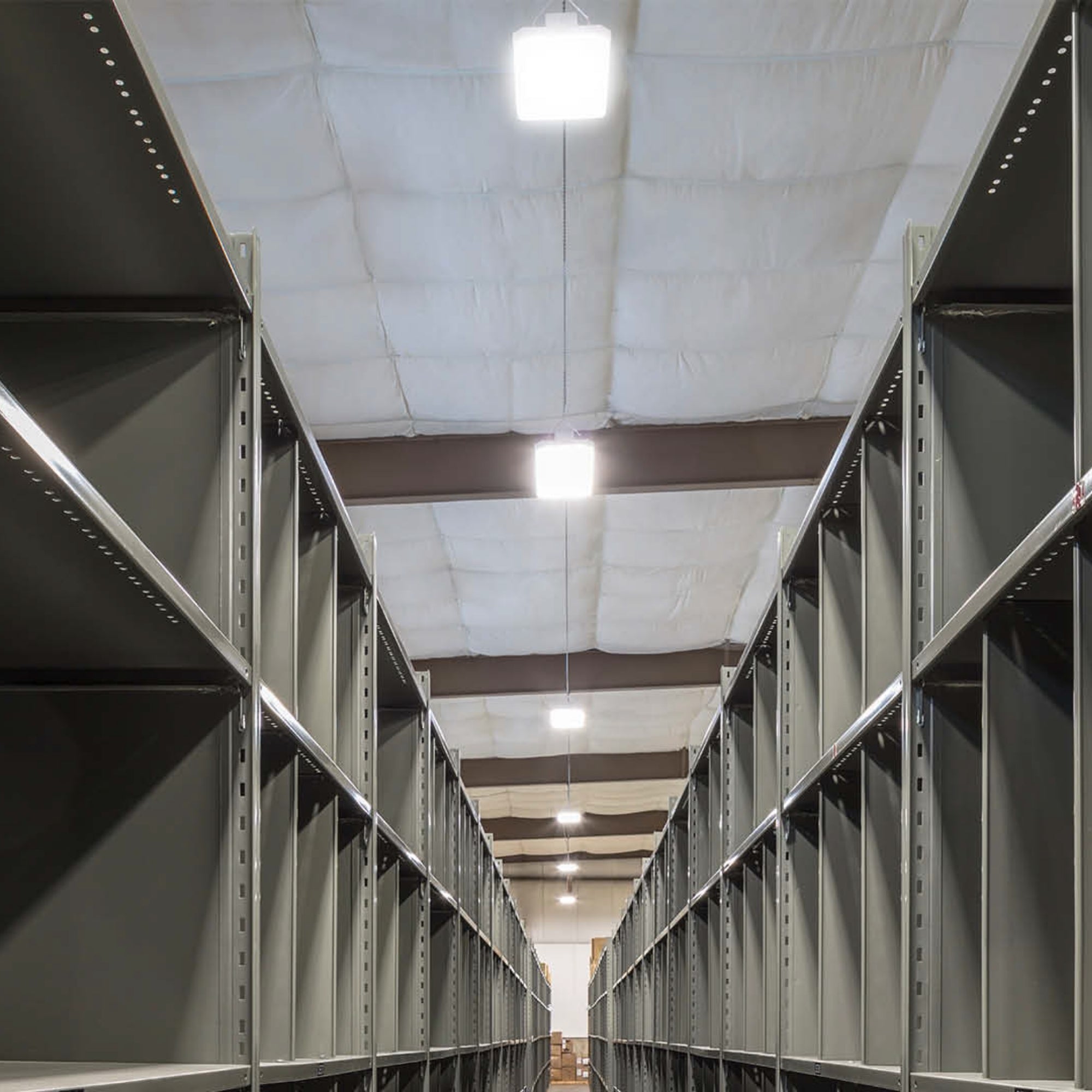 GLT - LED Linear High Bay Light, 160W, 24000 Lumens, 4000K/5000K, 347-480V | Bees Lighting